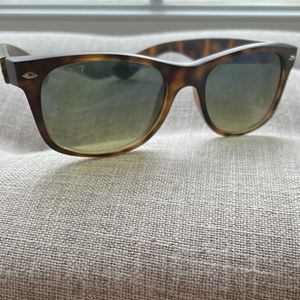 Ray Bans- Polarized New Wayfarer Classic